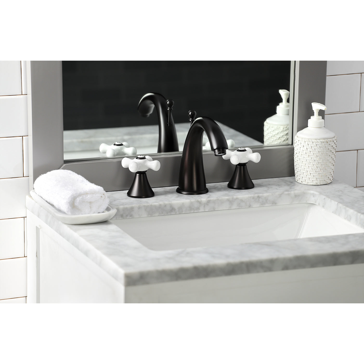 Elements of Design ES2975PX Widespread Bathroom Faucet with Brass Pop-Up, Oil Rubbed Bronze
